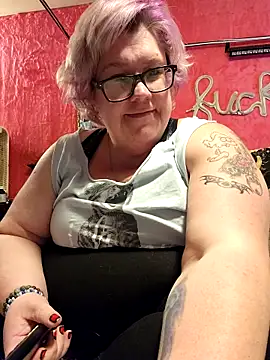 violentviolet68 online show from February 26, 5:46 pm