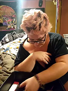 violentviolet68 online show from October 12, 6:53 pm