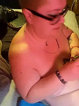 violentviolet68 online show from March 18, 9:48 pm