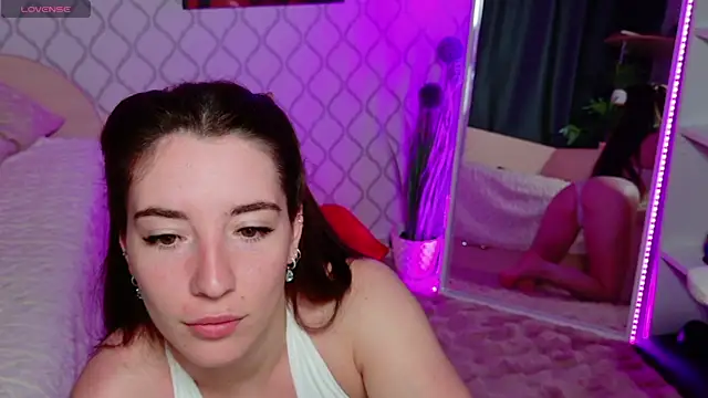 Curious Lily online show from June 15, 1:06 am
