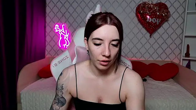 Curious Lily online show from March 18, 12:47 am