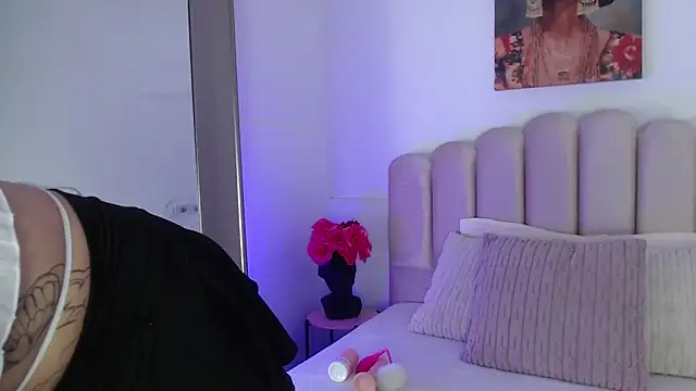 isa bigassx online show from November 19, 4:45 am