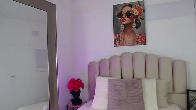 Snapshot of isa_bigassx chatting on October 4, 7:21 am isa bigassx online show from October 4, 7:21 am