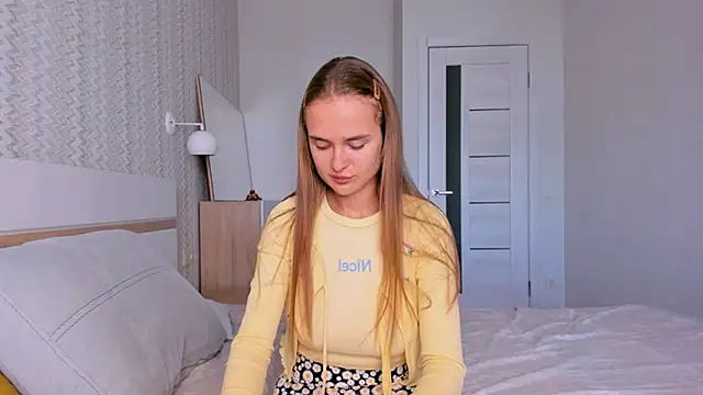 LilMary  online show from October 14, 6:03 am