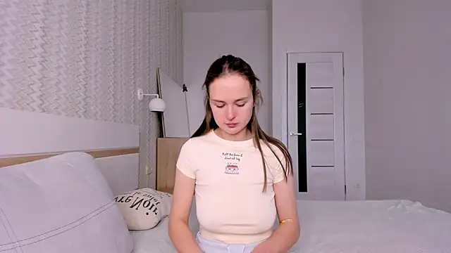 LilMary  online show from February 9, 8:23 am