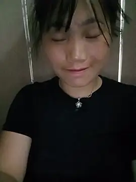 Snapshot of min-xinh chatting on July 16, 10:23 am min-xinh online show from July 16, 10:23 am
