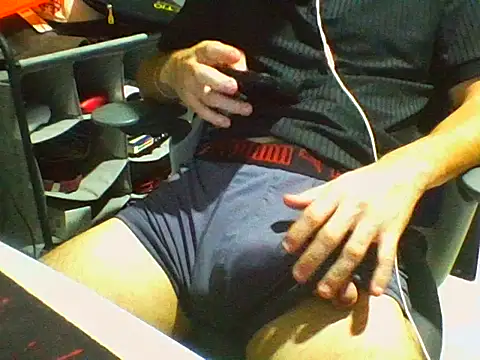 AlbertoRuiz086 online show from October 28, 6:23 am