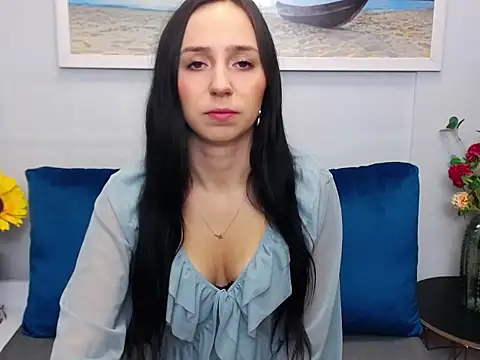 Snapshot of LuisaLive chatting on February 20, 7:21 am LuisaLive online show from February 20, 7:21 am