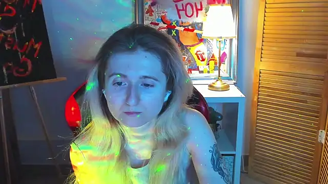 CamillaDreamer online show from April 7, 7:15 pm