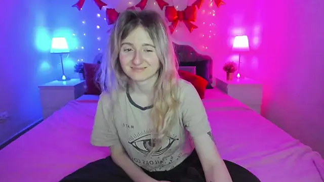 CamillaDreamer online show from April 1, 10:28 pm