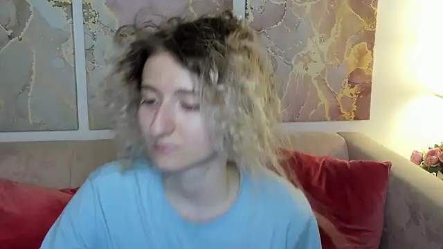 CamillaDreamer online show from May 8, 4:22 pm