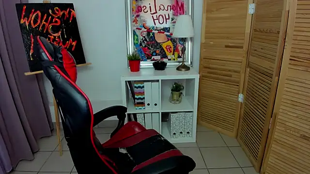 Snapshot of CamillaDreamer chatting on July 14, 10:49 pm CamillaDreamer online show from July 14, 10:49 pm