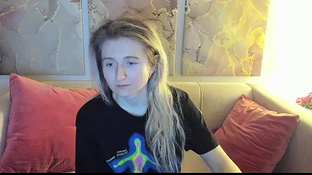 CamillaDreamer online show from March 26, 7:45 pm