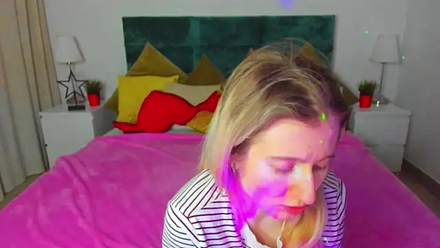 CamillaDreamer online show from March 14, 8:04 pm