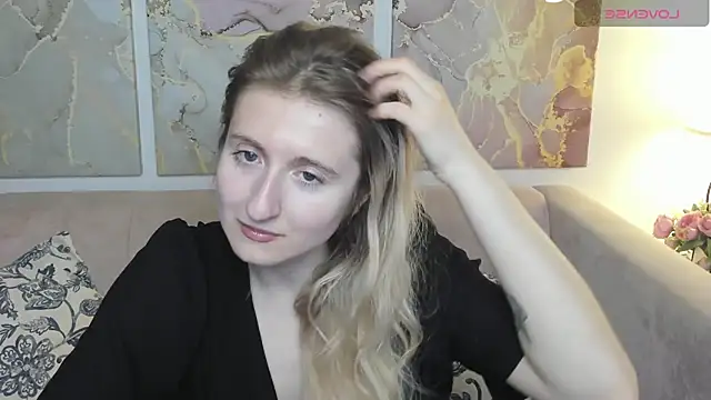 CamillaDreamer online show from May 15, 11:30 am