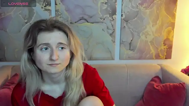CamillaDreamer online show from April 18, 5:21 am