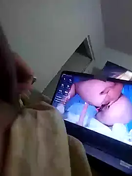 Snapshot of A_reyes1122 chatting on October 7, 1:34 pm A reyes1122 online show from October 7, 1:34 pm