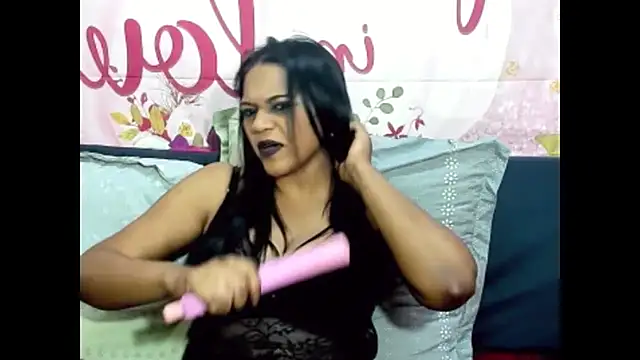 Snapshot of indianswtbella chatting on December 4, 4:44 am indianswtbella online show from December 4, 4:44 am