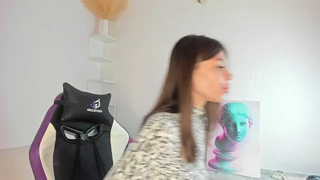 Snapshot of Ella_starrr__ chatting on July 5, 1:21 am Ella starrr online show from July 5, 1:21 am
