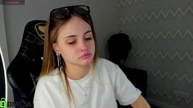 KarinaBroks online show from November 4, 8:34 pm