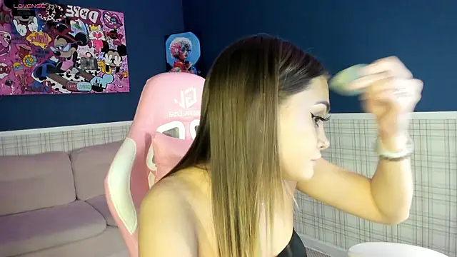 KarinaBroks online show from November 7, 1:15 pm