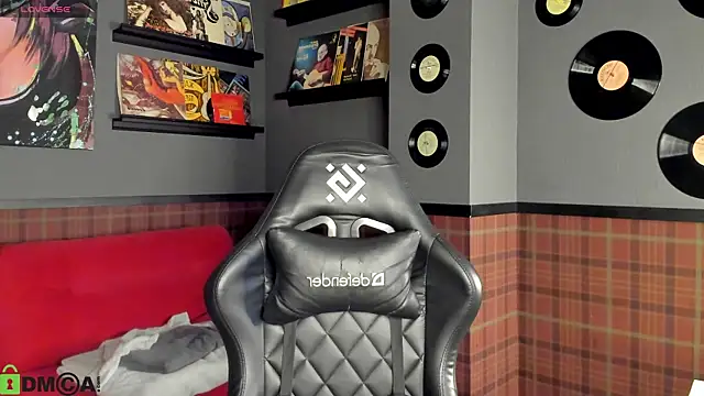 KarinaBroks online show from December 5, 9:30 am