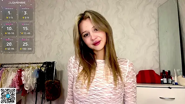 Snapshot of LindyEckland chatting on October 15, 12:24 pm LindyEckland online show from October 15, 12:24 pm