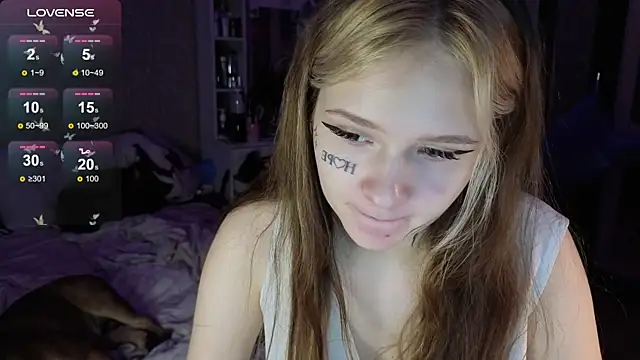 Liaaa Li online show from November 17, 5:00 am