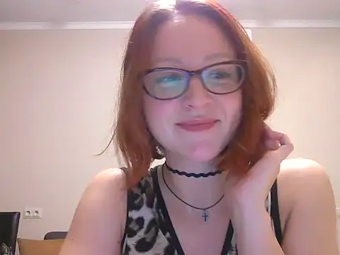 Snapshot of Sweet00Fox chatting on November 4, 6:55 pm Sweet00Fox online show from November 4, 6:55 pm