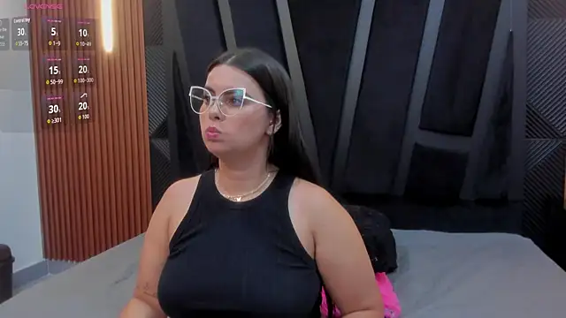 Valka Ross online show from December 17, 11:32 pm