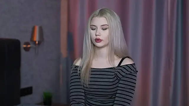 Snapshot of AshleyNikoo chatting on November 28, 4:29 pm AshleyNikoo online show from November 28, 4:29 pm