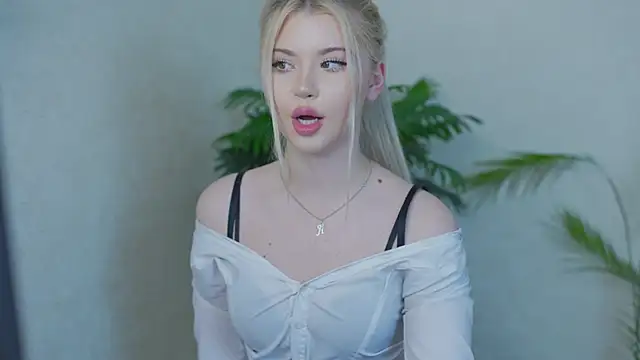 AshleyNikoo online show from October 9, 4:51 pm
