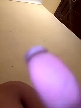 Snapshot of Laila_11111 chatting on October 2, 9:12 am Laila 11111 online show from October 2, 9:12 am