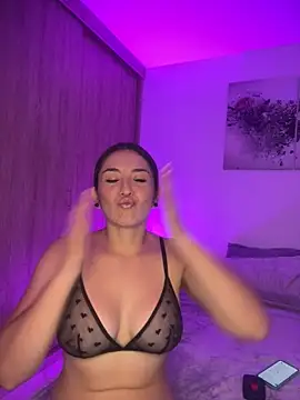 Snapshot of Mariana_gom chatting on November 5, 3:31 am Mariana gom online show from November 5, 3:31 am