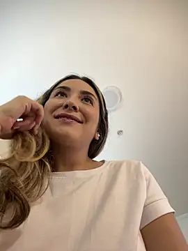 Mariana gom online show from February 24, 1:12 pm