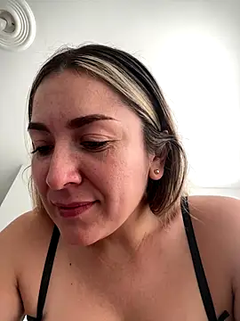 Mariana gom online show from January 7, 1:49 pm