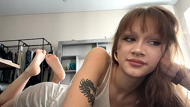 Snapshot of ElissaMikrot chatting on September 27, 12:33 pm ElissaMikrot online show from September 27, 12:33 pm
