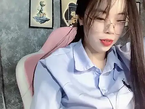 Snapshot of Ellie039 chatting on October 14, 4:29 pm Ellie039 online show from October 14, 4:29 pm