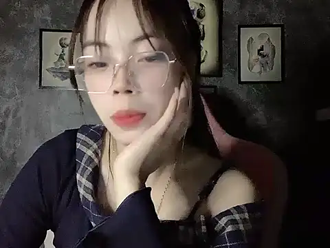 Snapshot of Ellie039 chatting on October 23, 10:14 am Ellie039 online show from October 23, 10:14 am