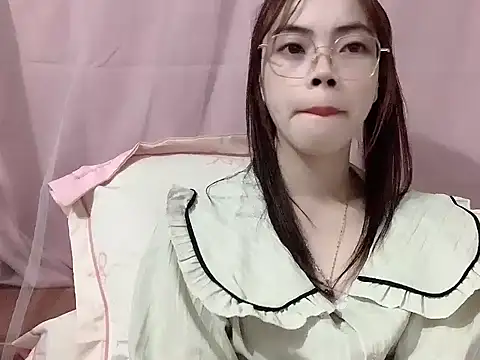 Snapshot of Ellie039 chatting on October 8, 5:46 pm Ellie039 online show from October 8, 5:46 pm