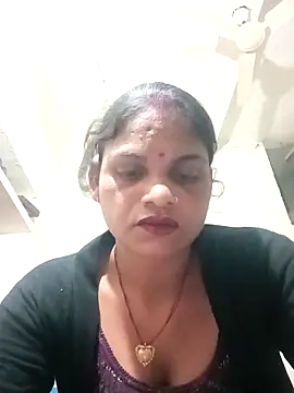 Snapshot of SHMA-77 chatting on February 17, 3:20 pm SHMA-77 online show from February 17, 3:20 pm