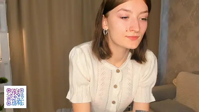 Snapshot of AnnaleeJennie chatting on September 27, 4:07 am AnnaleeJennie online show from September 27, 4:07 am