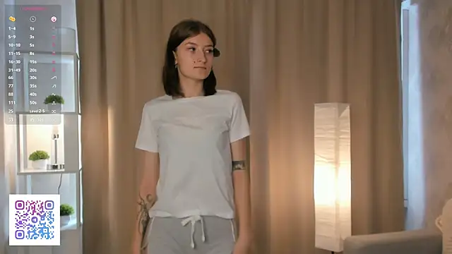 Snapshot of AnnaleeJennie chatting on September 28, 4:52 am AnnaleeJennie online show from September 28, 4:52 am