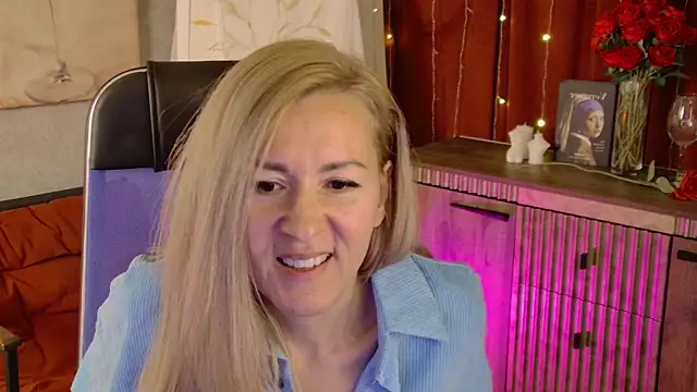 DonnaSmitth online show from May 31, 7:25 pm