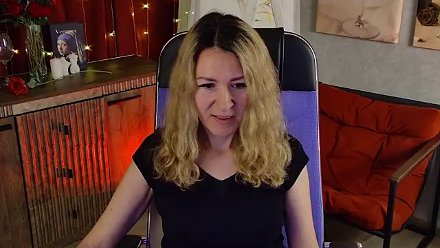 DonnaSmitth online show from May 12, 6:47 pm