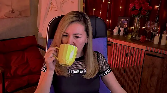 DonnaSmitth online show from April 15, 7:07 pm