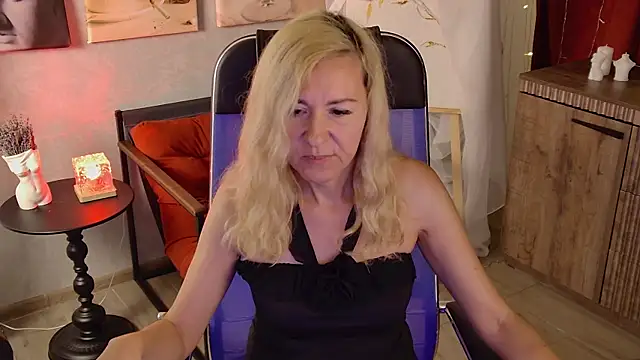 DonnaSmitth online show from July 8, 6:52 pm