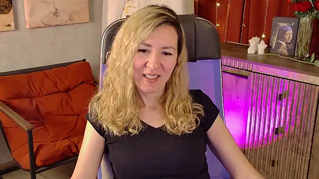 DonnaSmitth online show from May 26, 6:39 pm