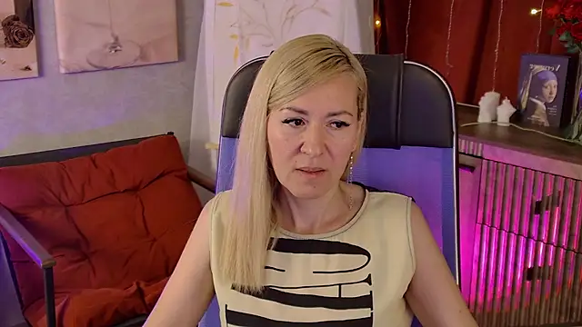 DonnaSmitth online show from June 12, 8:06 pm
