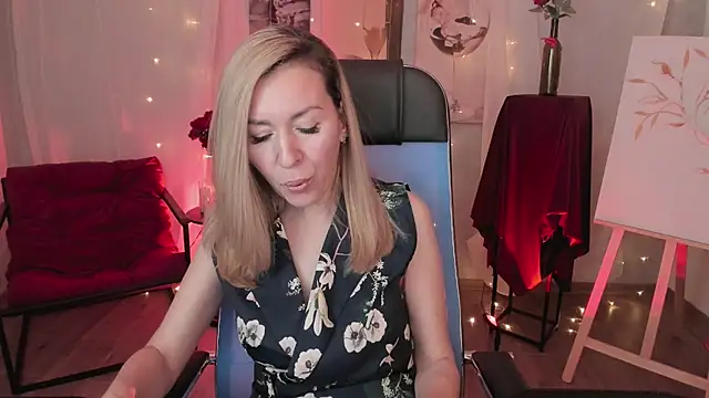 DonnaSmitth online show from March 18, 6:31 pm